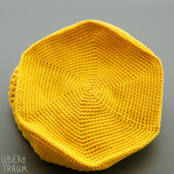 Über den Traum - The Yellow Mesh Basket - Image 7